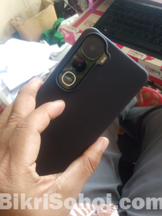 Vivo y400